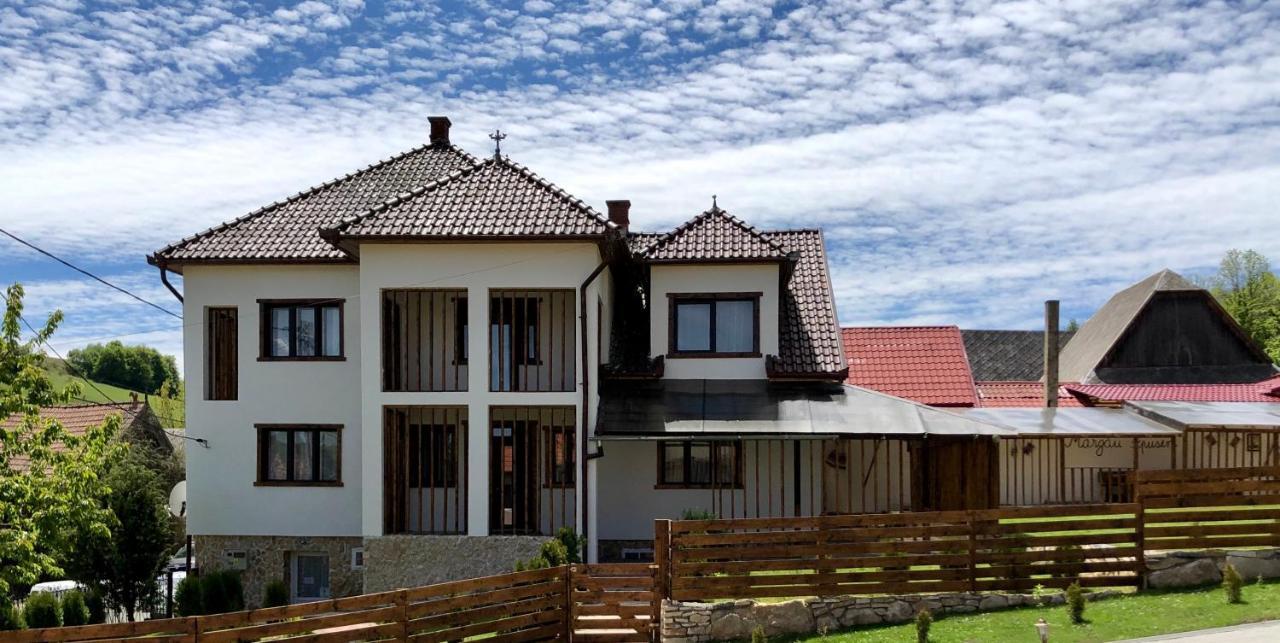 Отель Casa Margau Экстерьер фото